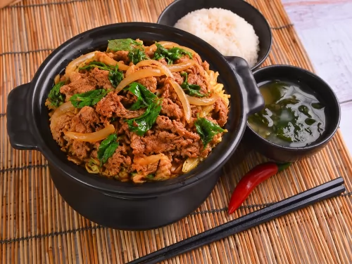 五國真湯 懷石陶阪燒、牛肉壽喜飯、讚岐烏龍麵、麻婆豆腐 產品介紹