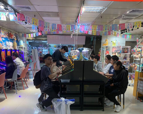 兔兔(TWO&TWO)彈珠店 品牌形象