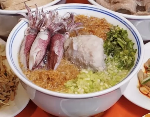 彭富貴 泉水雞飯、雞湯米粉 產品介紹