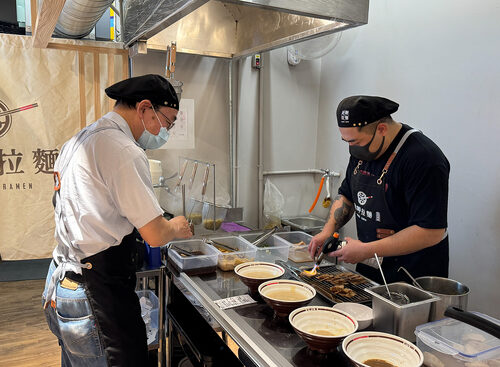 好呷拉麵 品牌形象