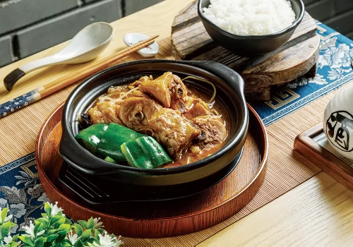 正濟南黃燜雞米飯