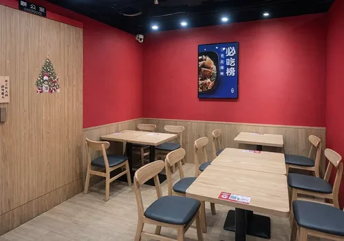 正濟南黃燜雞米飯 品牌形象