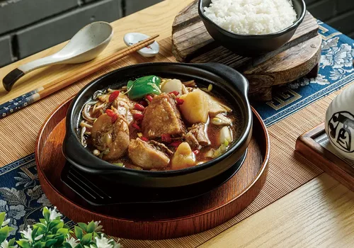 正濟南黃燜雞米飯 產品介紹