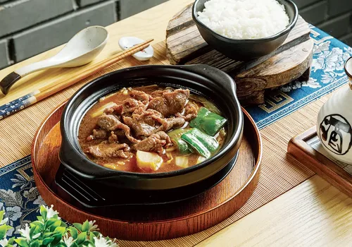 正濟南黃燜雞米飯 產品介紹